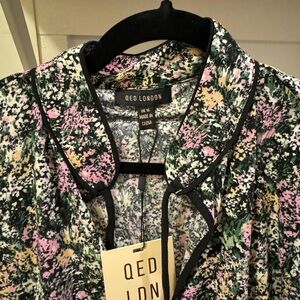 Super cute swing keyhole dress . Too big bought wrong size never worn - new